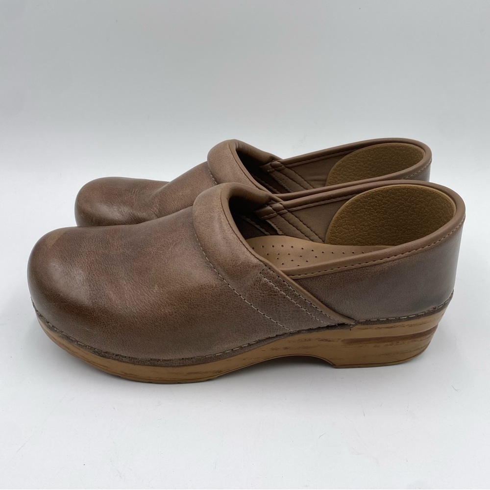 Dansko Women’s 41 Brown Leather Tan Sole Work Professional Clogs